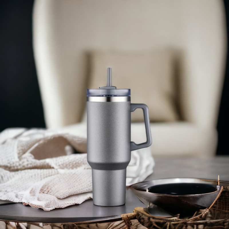 40oz Travel Mug with Handle and Straw