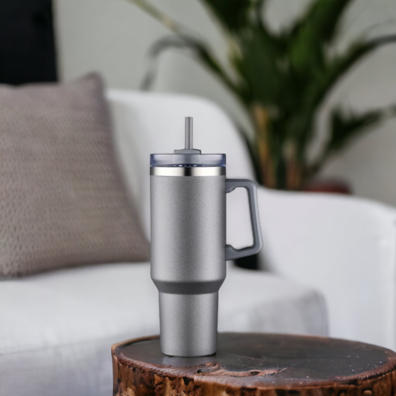 40oz Travel Mug with Handle and Straw